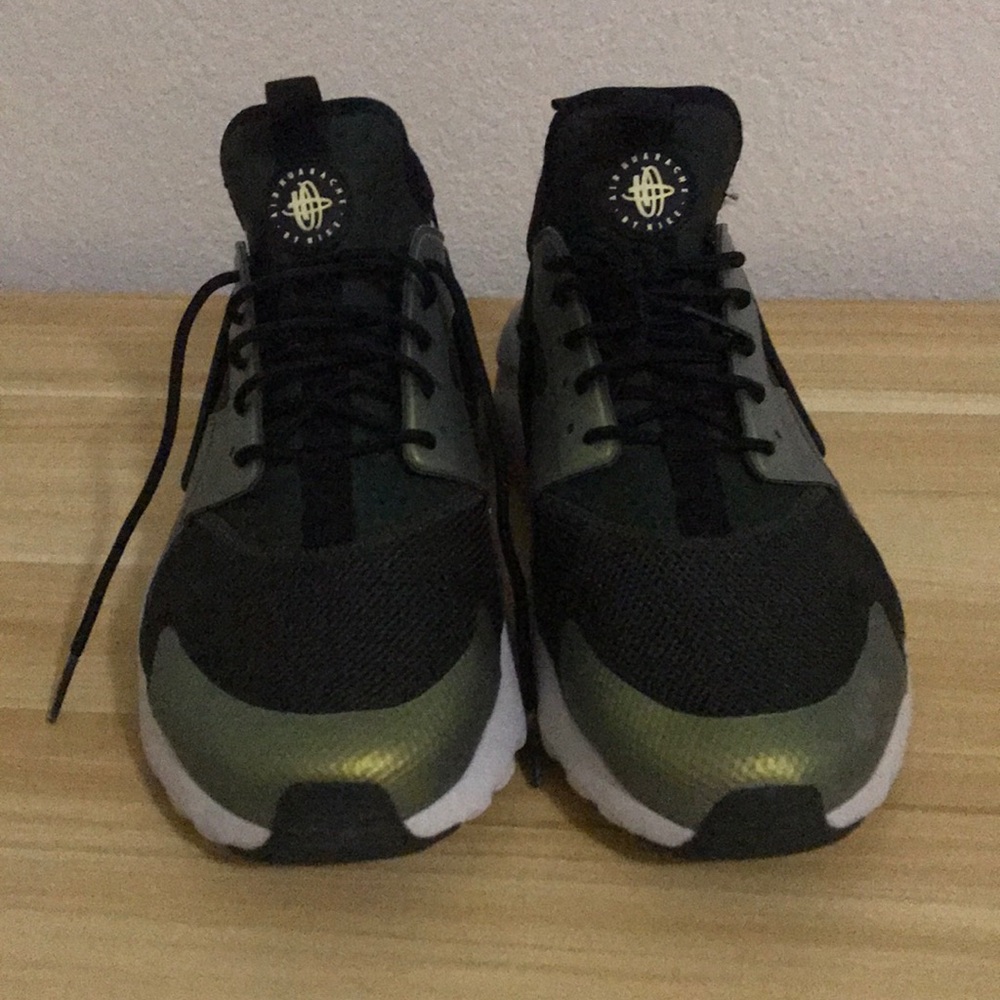 Nike Men's Air Huarache Running Shoe